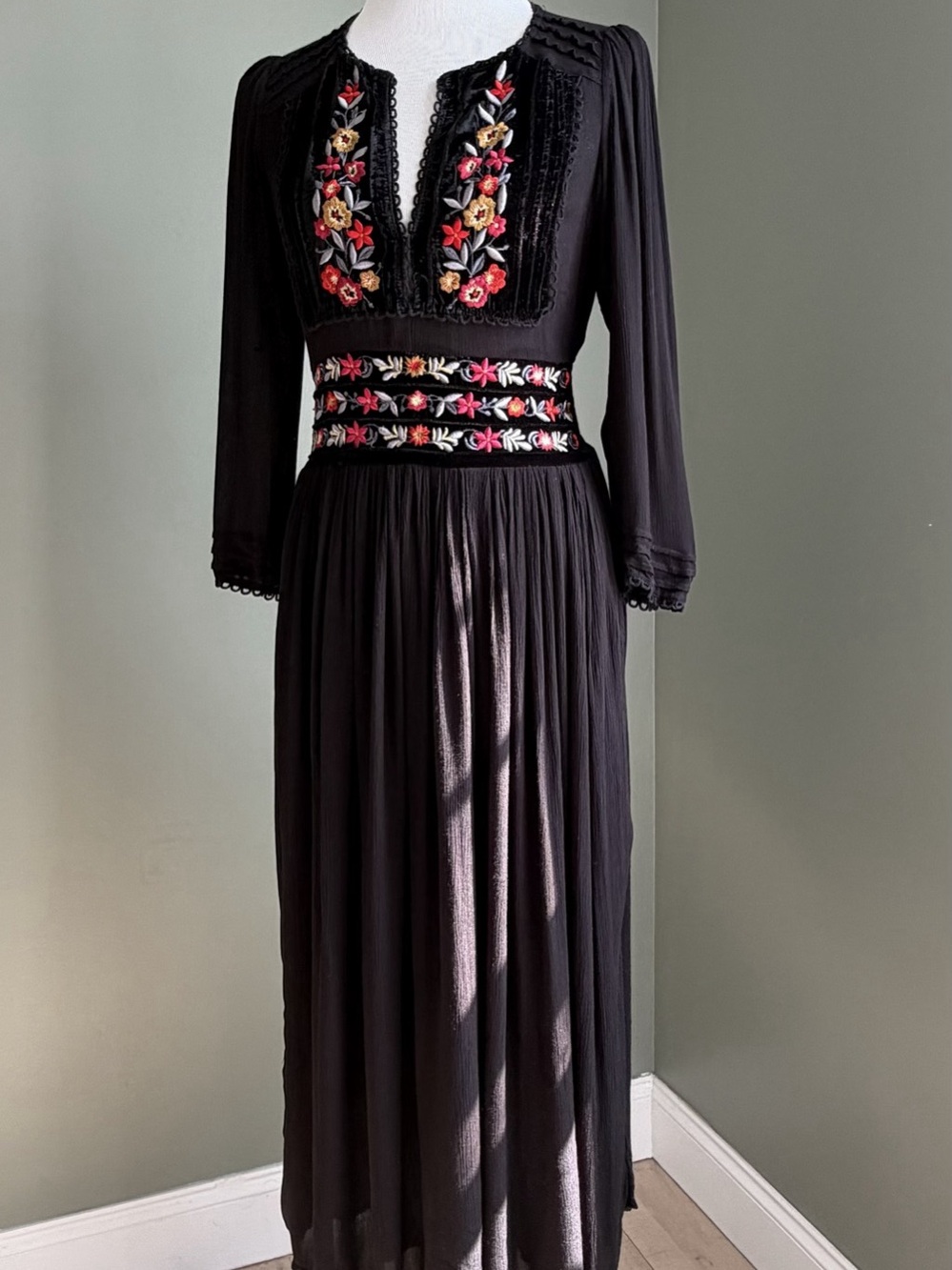 NWT Free People Floral Embroidered Maxi Dress in Black Size Small